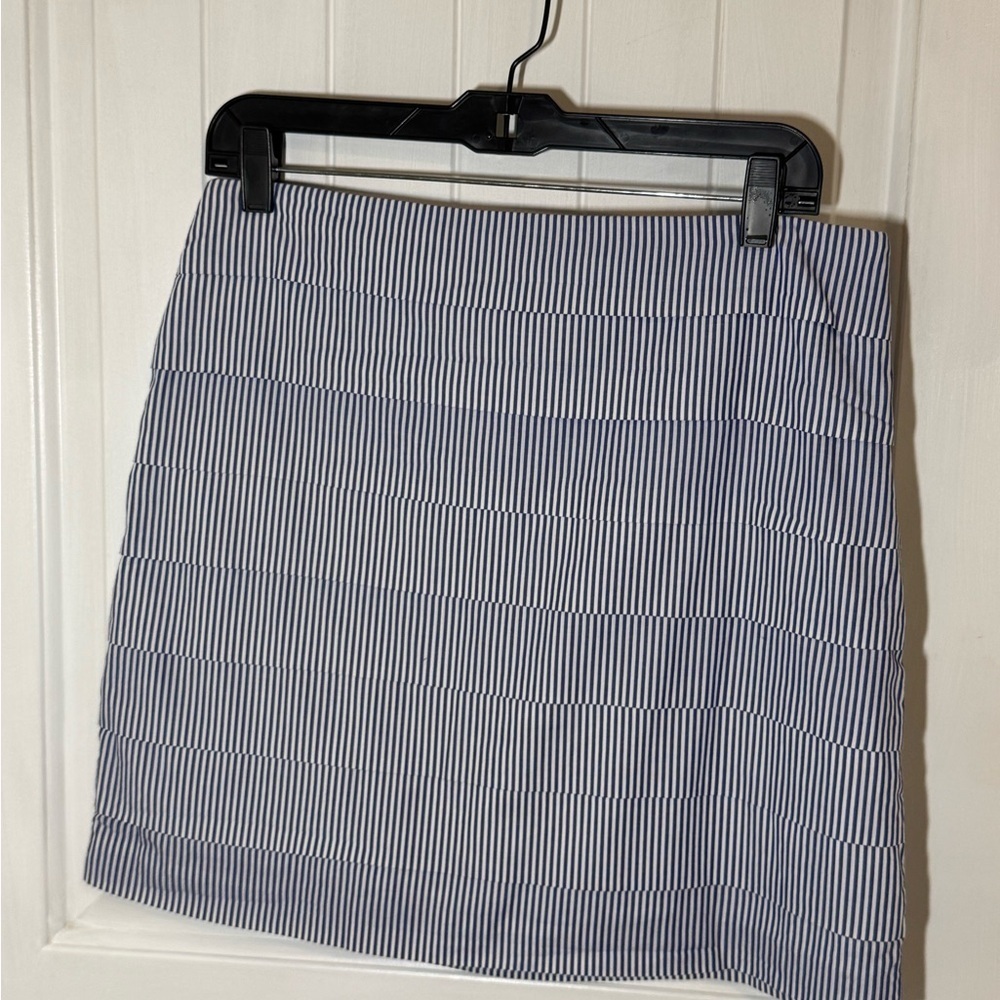 Vineyard Vines - blue and white stripes pleated mini skirt